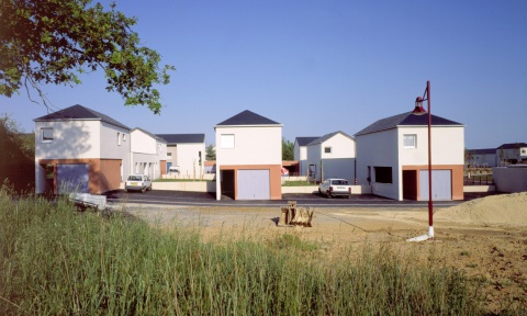 30 maisons groupées